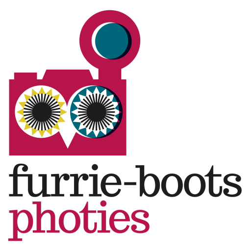 Furrie-Boots Photies